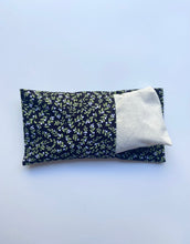 Load image into Gallery viewer, Holly Flannel Small Therapy Bag