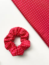 Load image into Gallery viewer, XO Valentine’s Scrunchie
