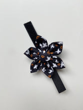 Load image into Gallery viewer, Fall Pet Collar Flower
