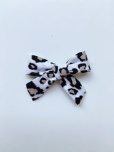 Load image into Gallery viewer, Cheetah Classic Hair Bow
