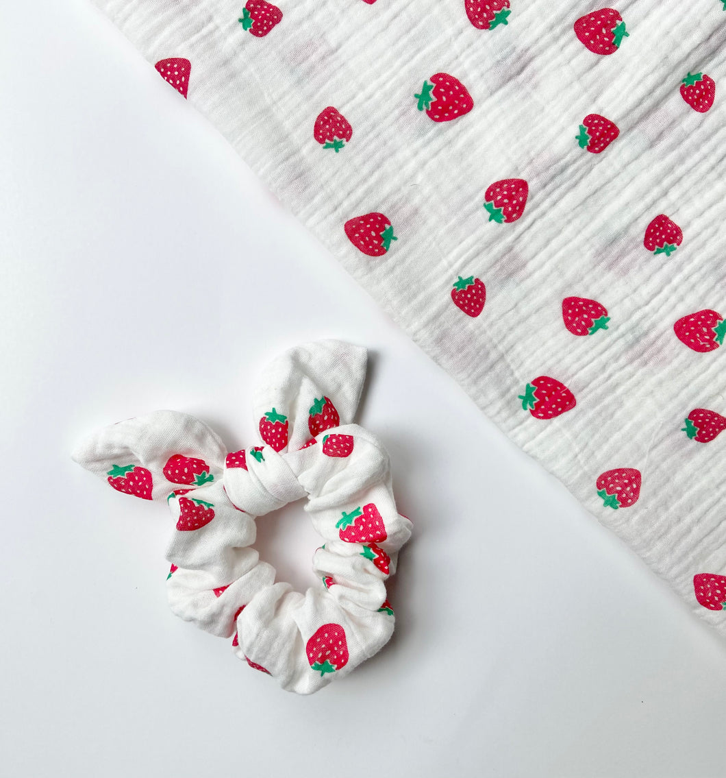 Strawberry Cotton Gauze Scrunchie with Bow